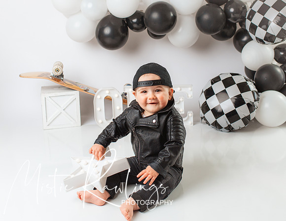 ONE Cool Dude Cake Smash Session